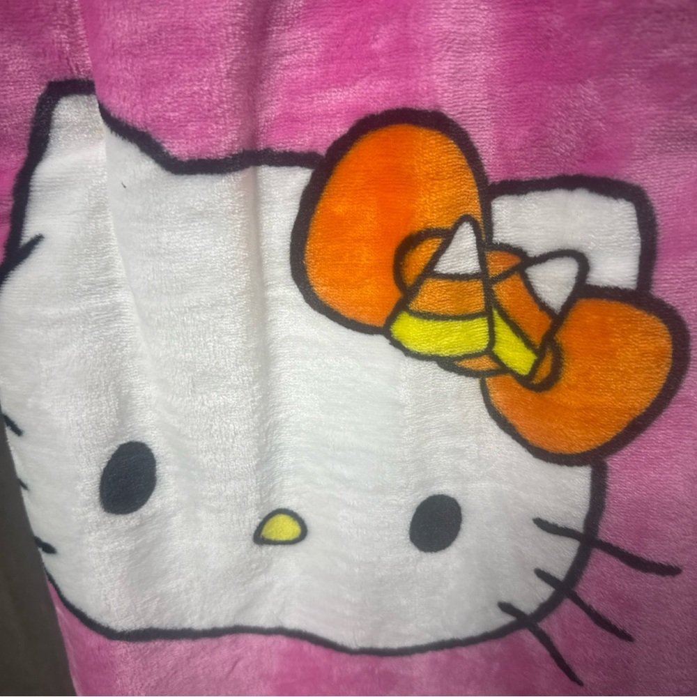 New Hello Kitty & Candy Corn Pink Halloween 60" x 70" Plush Throw Blanket - Picture 3 of 7